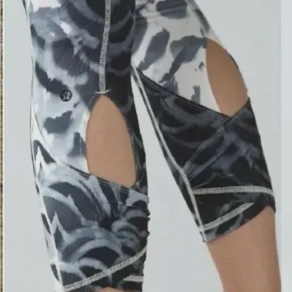 Lululemon Yin to You Leggings Skort Black White Grey Tie Dye Sz 6 - Picture 3 of 12